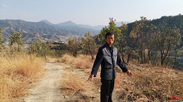 Tự bỏ tiền túi sửa con đường dài 800m, người đàn ông bị công an phạt hơn 146 triệu đồng liền khởi kiện, toà án tuyên bố: “Họ làm vậy là đúng”- Ảnh 2.