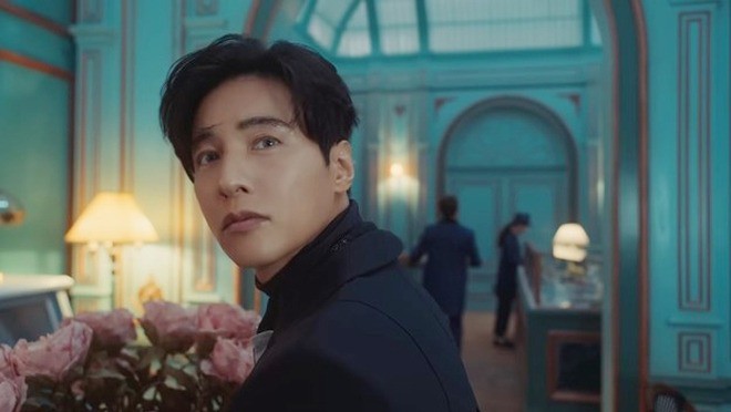 Ngôi sao ở ẩn 15 năm vẫn giàu có bậc nhất, ngoại hình