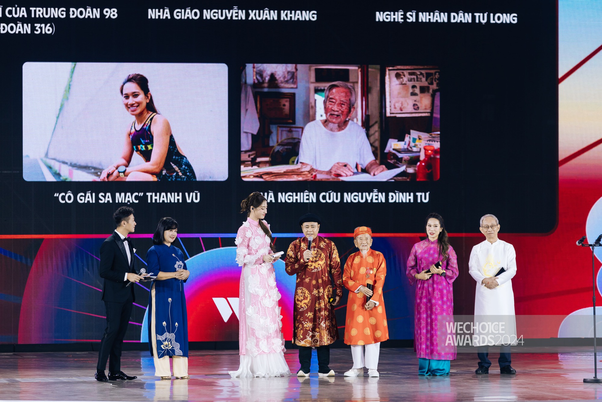 MC Anh Tuấn đang dẫn chương trình bỗng dưng rời khỏi vị trí, Hoa hậu gen Z xử lý bằng 1 câu cực khéo!- Ảnh 7. MC Anh Tuấn đang dẫn chương trình bỗng dưng rời khỏi vị trí, Hoa hậu gen Z xử lý bằng 1 câu cực khéo!- Ảnh 7.