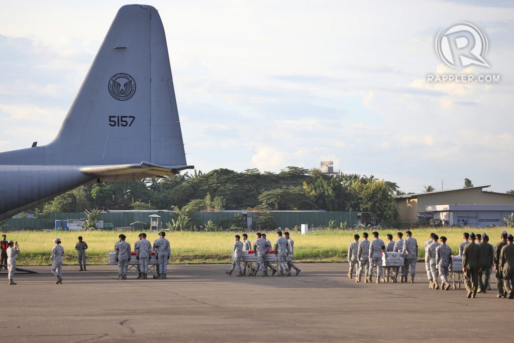 Kalmaegi - cơn bão chết chóc nhất 2025 đổ bộ 8 lần: Tang thương hằn in trên những khuôn mặt người thân nhận thi thể- Ảnh 9.