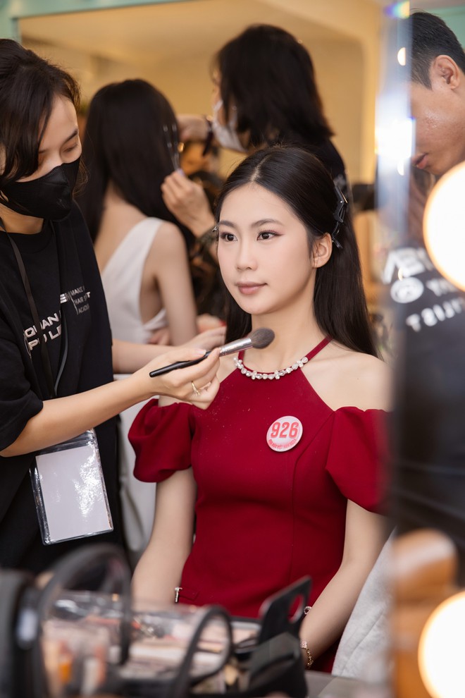 Hậu trường thí sinh Hoa hậu Việt Nam ghi hình truyền hình thực tế- Ảnh 1.