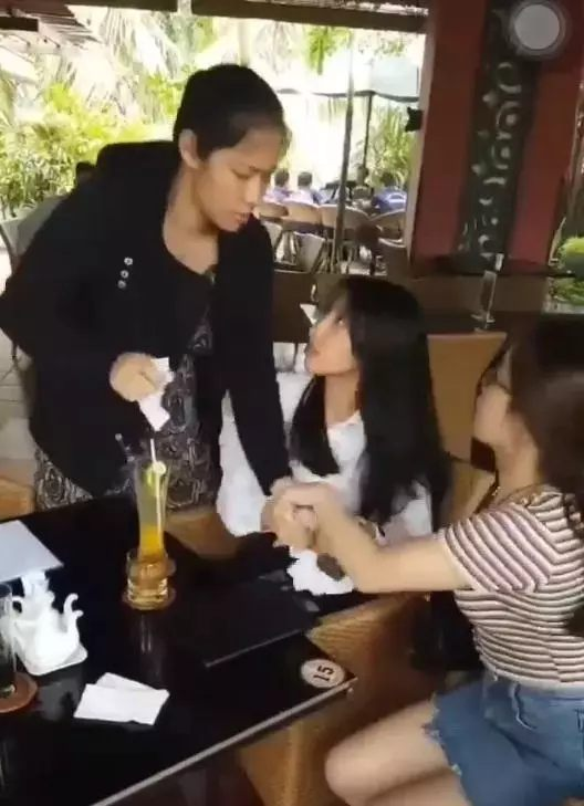 Trước khi bị khởi tố vì lừa dối khách hàng, Thùy Tiên từng vướng kiện tụng 1,5 tỷ đồng- Ảnh 2. Trước khi bị khởi tố vì lừa dối khách hàng, Thùy Tiên từng vướng kiện tụng 1,5 tỷ đồng- Ảnh 2.