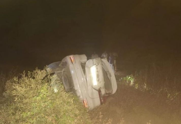 Xe chở khách dự tiệc cưới bị xe chở xi măng đè trúng, 9 người trong một gia đình tử vong- Ảnh 2. Xe chở khách dự tiệc cưới bị xe chở xi măng đè trúng, 9 người trong một gia đình tử vong- Ảnh 2.