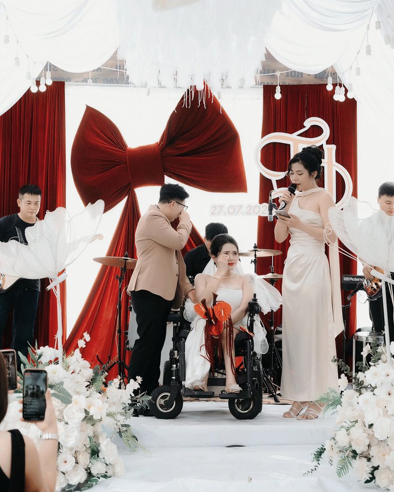 Cặp đôi có một hôn lễ trọn vẹn 