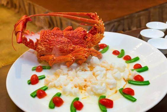 Xôn xao vụ người đàn ông đặt hơn 200 bàn tiệc cưới cho con gái rồi