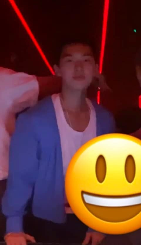 Làn sóng tẩy chay 1 mỹ nam dâng cao đỉnh điểm: Up ảnh 18+, làm hại khán giả nhí- Ảnh 5. Làn sóng tẩy chay 1 mỹ nam dâng cao đỉnh điểm: Up ảnh 18+, làm hại khán giả nhí- Ảnh 5.