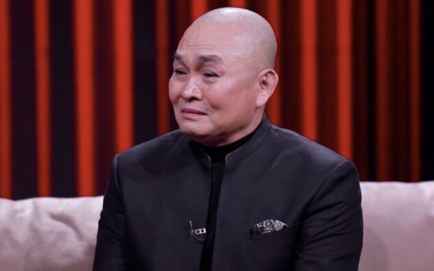 Nghệ sĩ Xuân Hinh khóc trên sóng truyền hình, nói về góc khuất ít ai biết