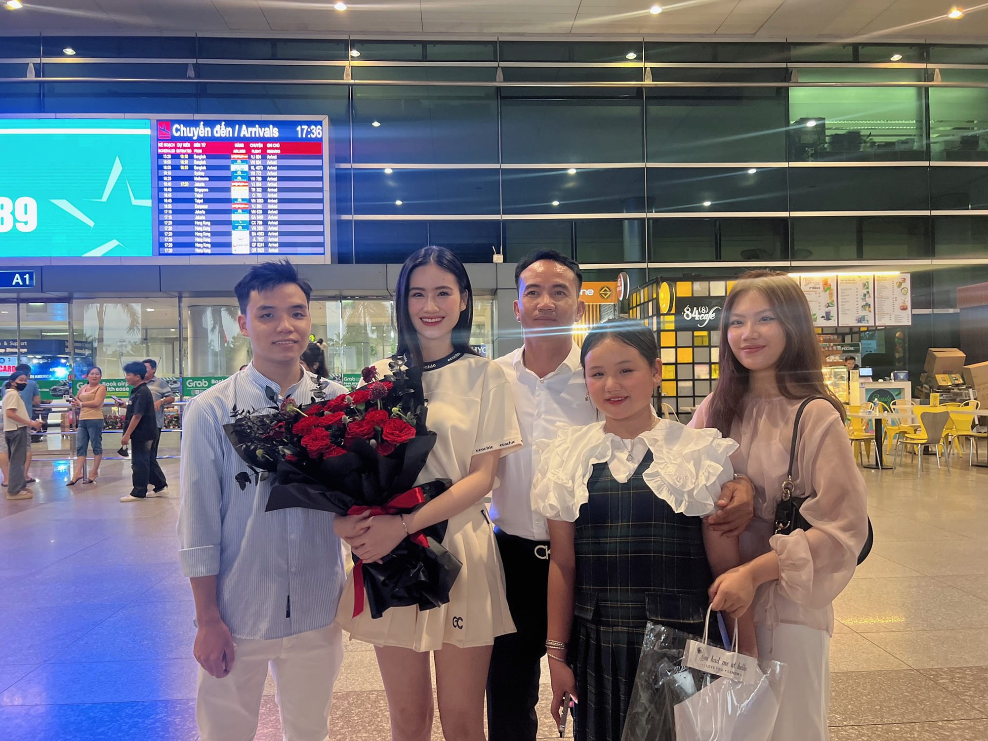 Hoa hậu Ý Nhi bất ngờ thông báo nóng về mối quan hệ hiện tại với bạn trai Anh Kiệt!- Ảnh 2.