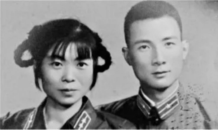 Danh tính của 2 vợ chồng U90 đi giày rách nhưng chuyển khoản tặng hơn 36 tỷ đồng cho chính quyền khiến cả tỉnh lặng người- Ảnh 2.