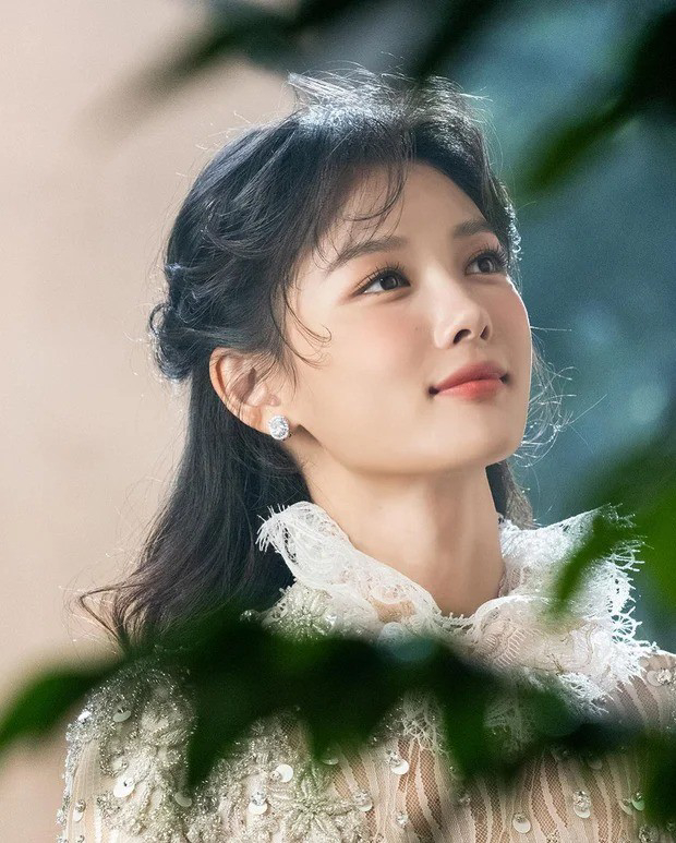 Kim Yoo Jung ngất xỉu đột ngột- Ảnh 5.