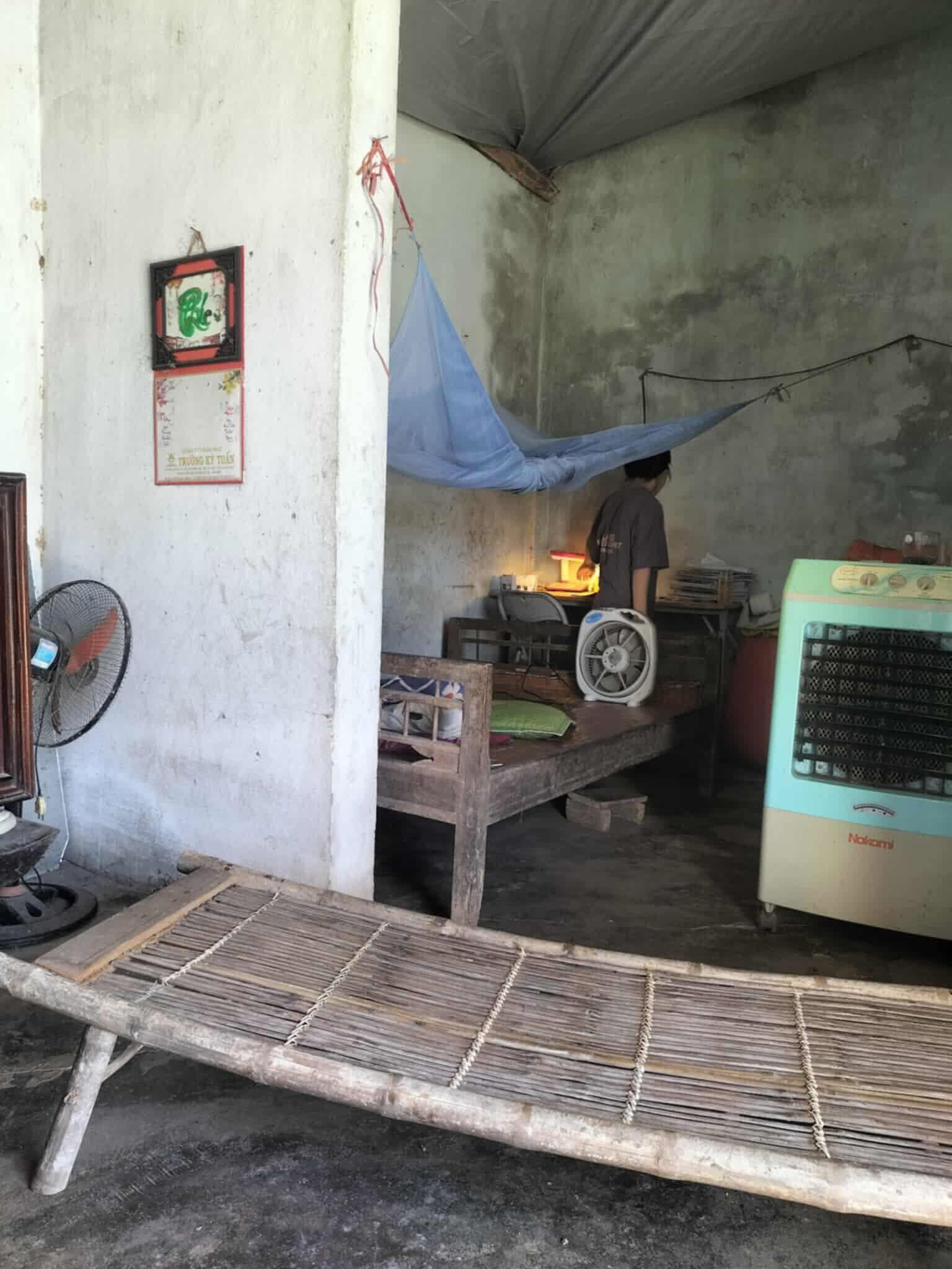 Căn nhà cấp 4 đơn sơ của mẹ con Yến