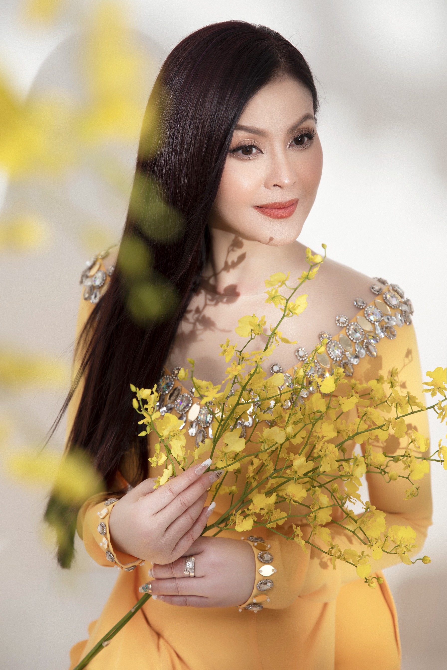 Nữ nghệ sĩ đình đám phải rời showbiz vì clip chấn động, U50 lẻ bóng, không con cái ở xứ người- Ảnh 2.