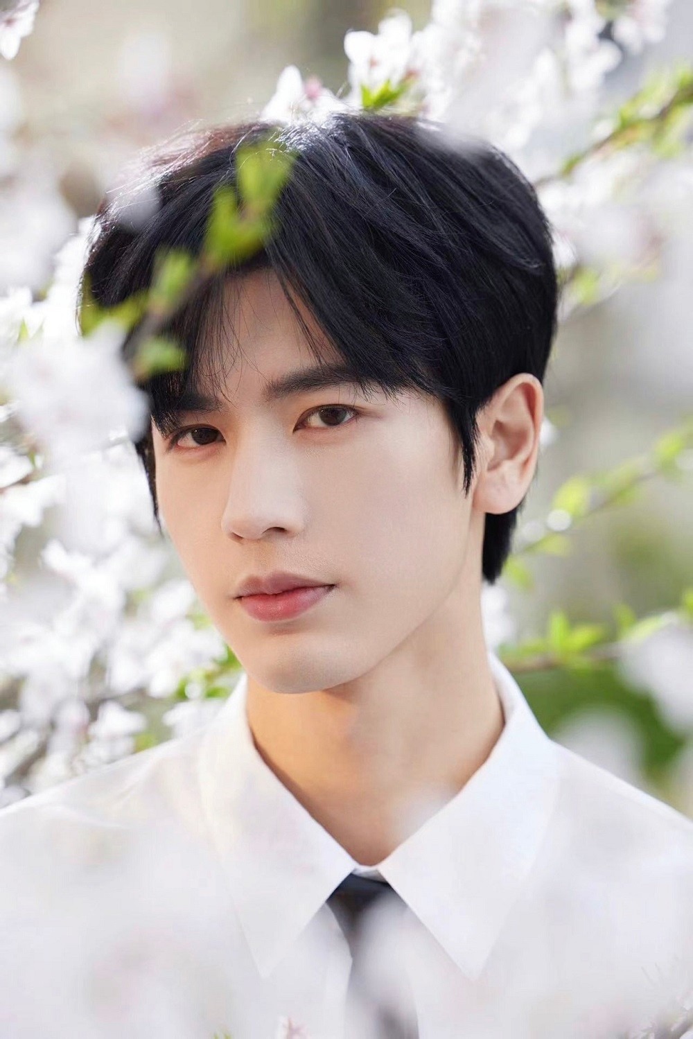 “Nam thần 97” bị rình mò, quấy rối tới mức đổi khách sạn 5 lần, phải tháo chạy khỏi sự kiện- Ảnh 1. “Nam thần 97” bị rình mò, quấy rối tới mức đổi khách sạn 5 lần, phải tháo chạy khỏi sự kiện- Ảnh 1.