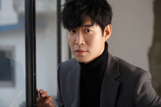 Tài tử Vì Sao Đưa Anh Tới kể từng bị kiếm đâm, đầu bê bết máu- Ảnh 2.