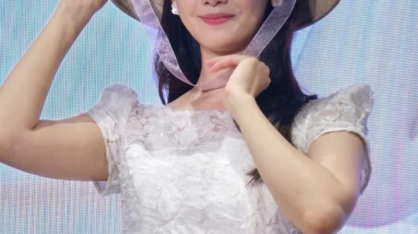 Chuyện gì đang xảy ra với Yoona (SNSD) yoona10 1763446732443 1763446732753624315466