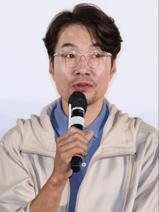 Hình ảnh đầu tiên từ dàn sao đến viếng nam diễn viên