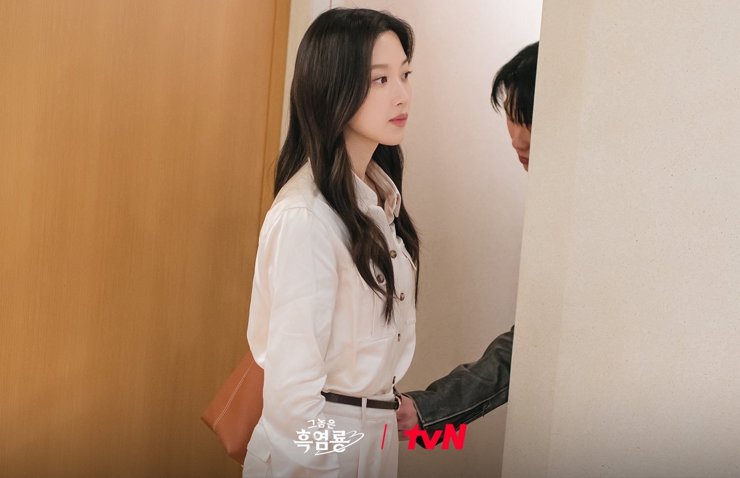 Mỹ nhân đẹp nhất Hàn Quốc hiện tại: Mặc gì cũng sang, body không chê được điểm nào- Ảnh 1.