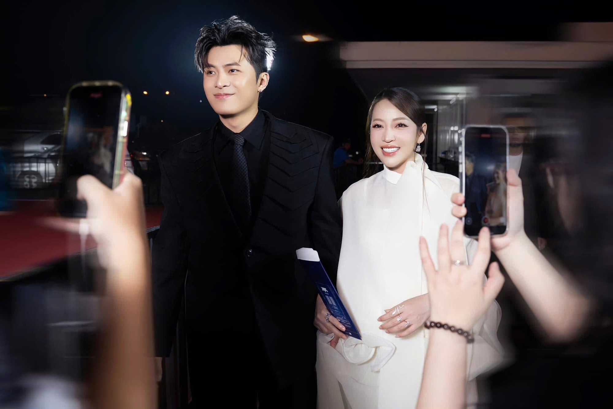 1 Anh Trai Say Hi khoe vợ bụng bầu vượt mặt, visual em bé tương lai hứa hẹn cực đỉnh- Ảnh 9. 1 Anh Trai Say Hi khoe vợ bụng bầu vượt mặt, visual em bé tương lai hứa hẹn cực đỉnh- Ảnh 9.