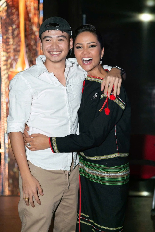 HOT: Hoa hậu H'Hen Niê được HOT: Hoa hậu H'Hen Niê được