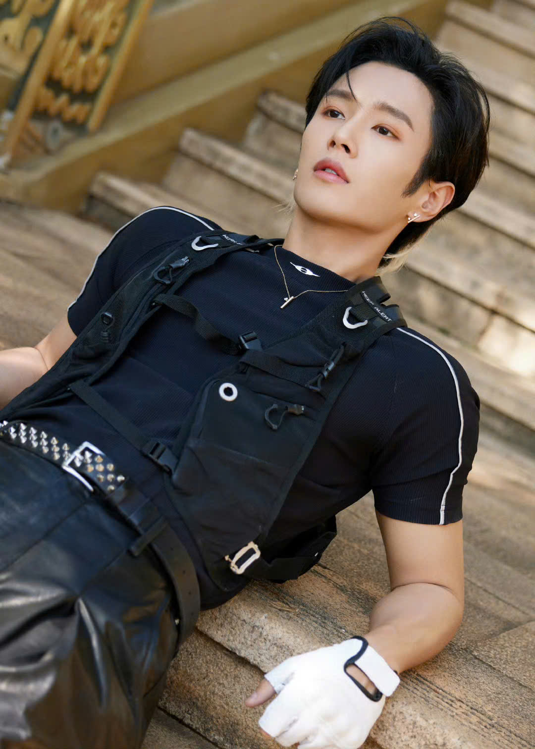 Nam ca sĩ đình đám bị tình cũ