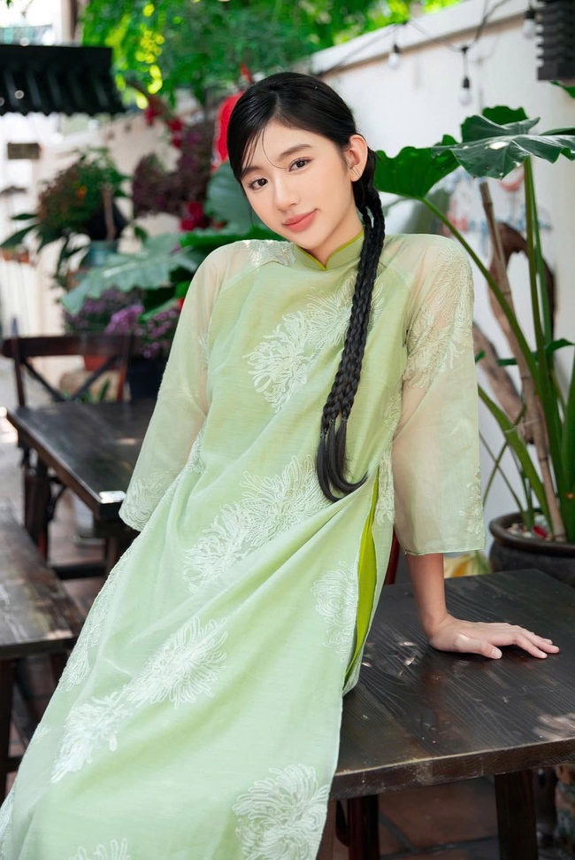 Nàng Hậu đỗ 3 trường đại học giờ là mẹ đơn thân, soi nhan sắc, thành tích của con gái cô mới choáng- Ảnh 2.