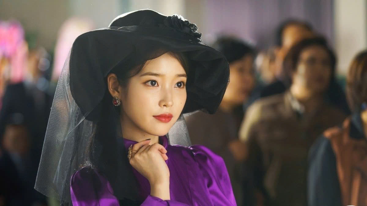 Ngắm nhìn sắc vóc của nữ chính IU trong “Khi cuộc đời cho bạn quả quýt”- Ảnh 8.