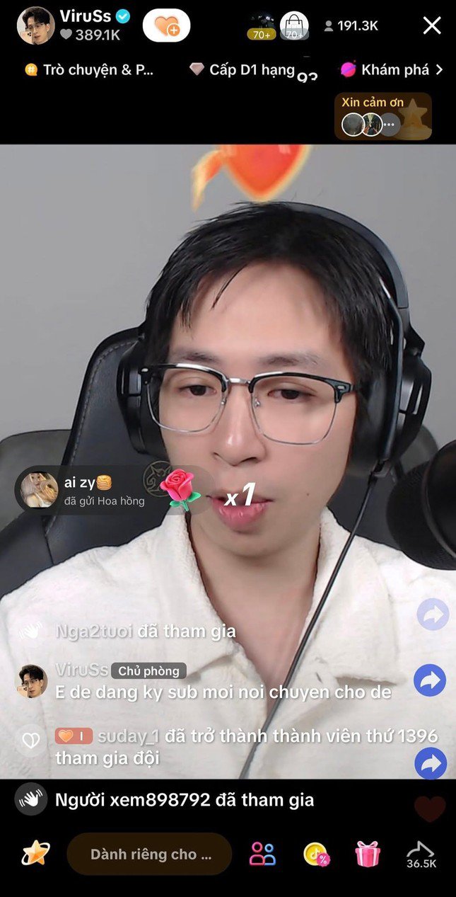 z6452073755428-aa1dac12b2b2c9c032e7bc3aa52d4cb8-5223-9083-1743218419-495-width645height1267 Buổi livestream của Ngọc Kem và ViruSs đều hút hơn một triệu người xem.