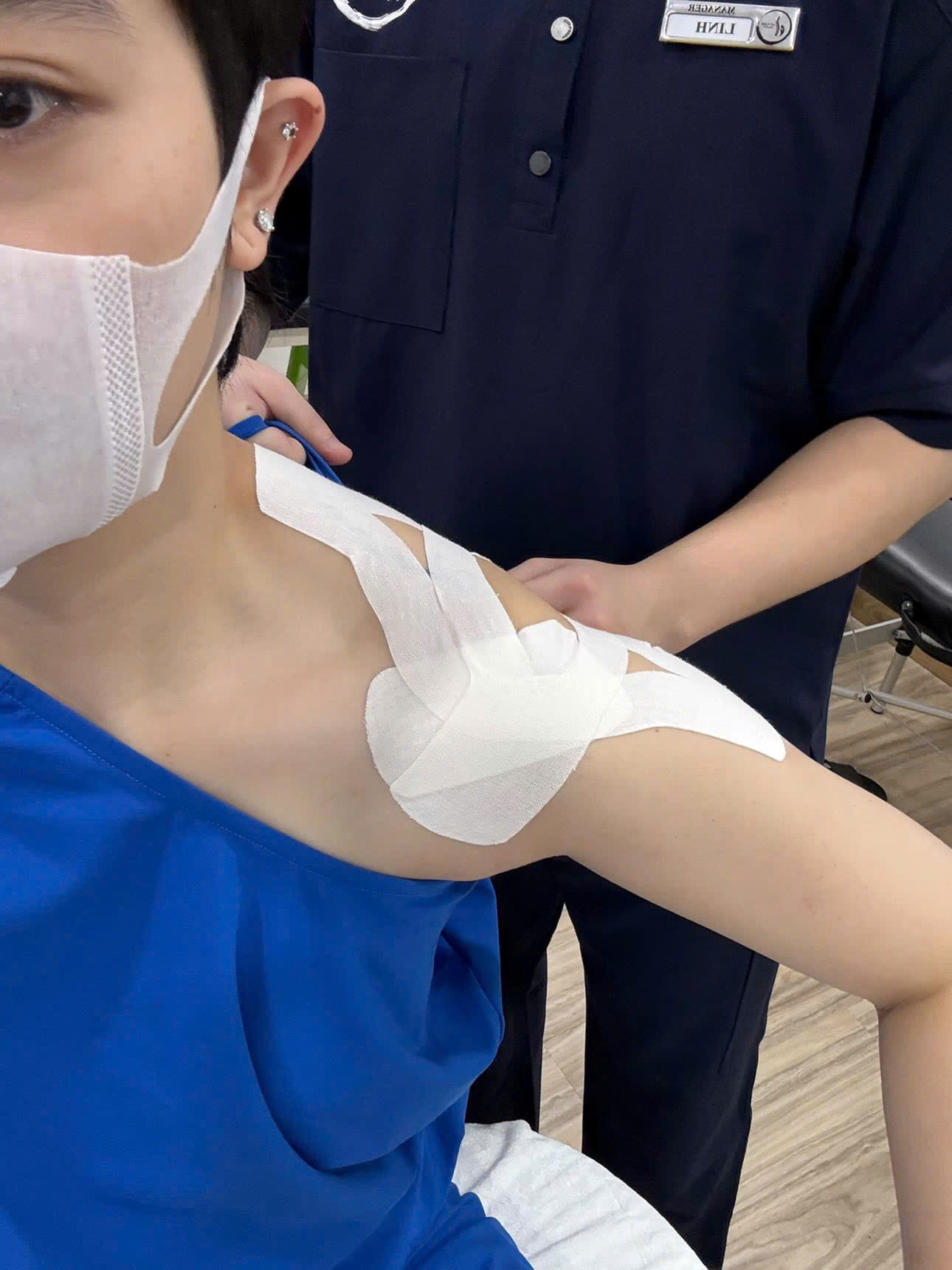 Bắt gặp Xoài Non cực lạ lẫm tại concert Chị Đẹp: Diện đồ ôm sát khoe body nóng bỏng, visual thay đổi thế nào?- Ảnh 2.