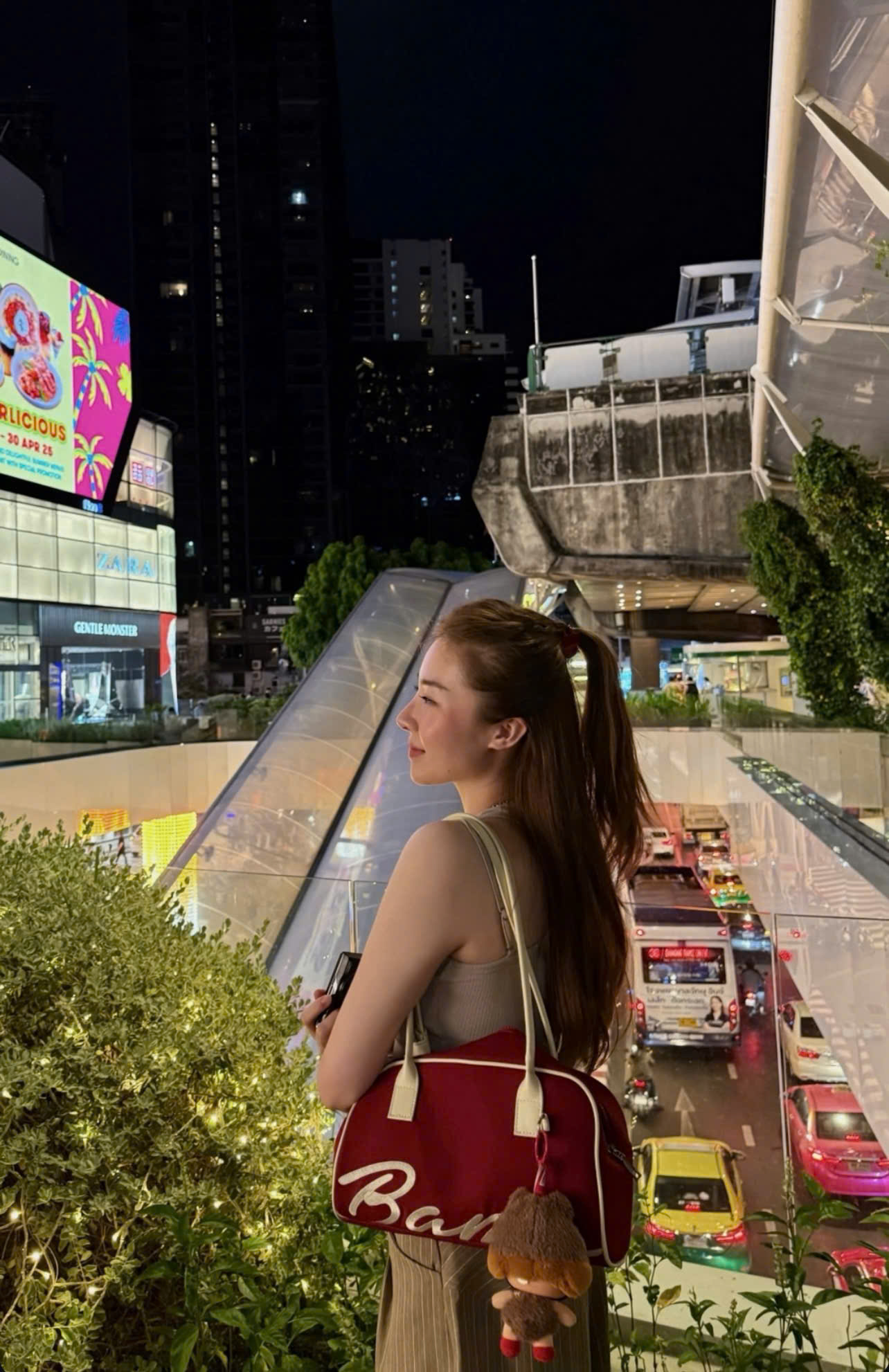 Vợ chồng genZ kín tiếng Vbiz bị tóm du lịch Thái Lan: Giữ quy tắc