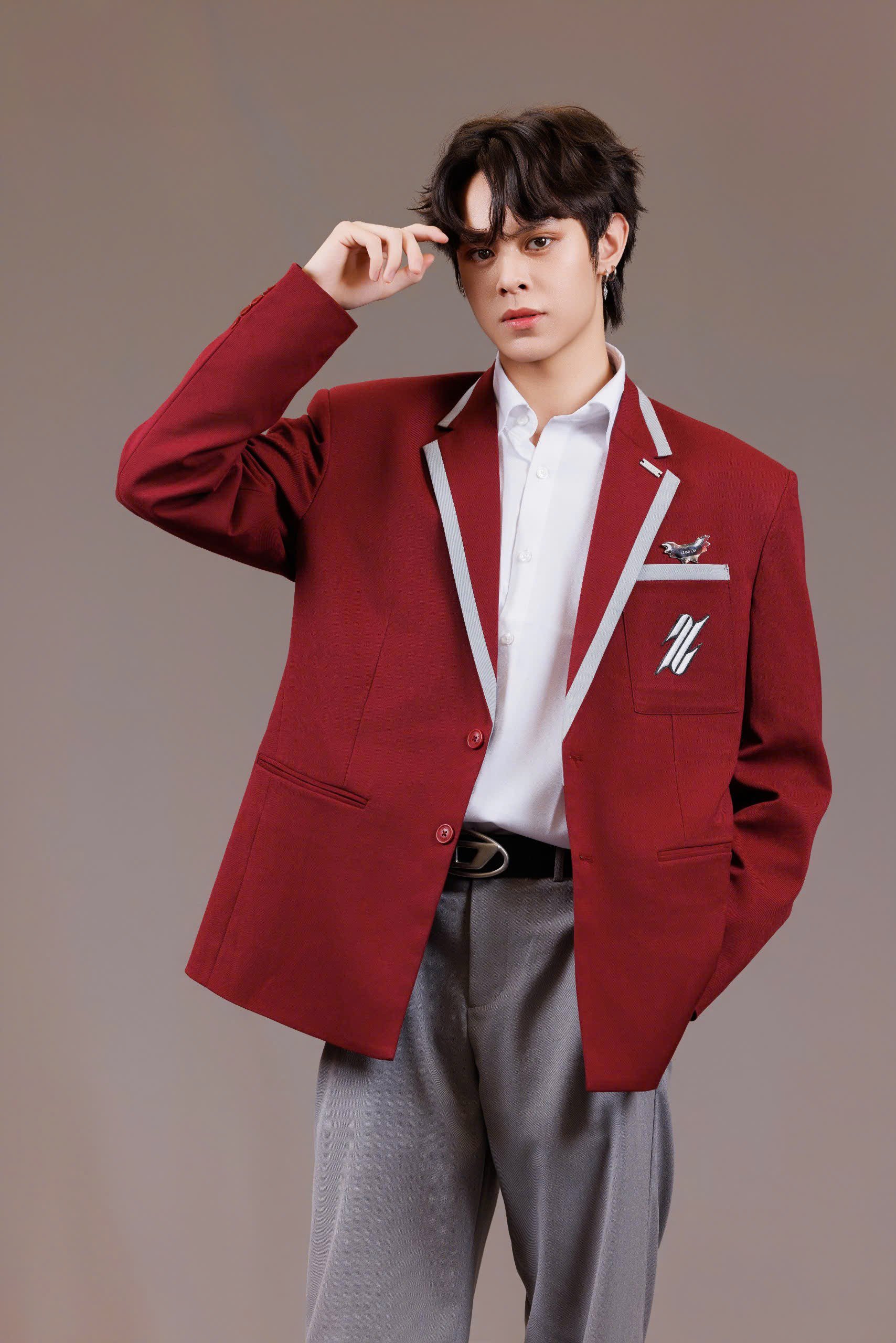 z6532124322448-57345d4cf08b62260bf97db4f4dc22d9-7447-3364-1745370531-731-width1708height2560 Thí sinh toàn gương mặt mới, phong cách mang màu sắc Kpop.