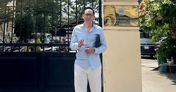 Hoãn phiên toà xét xử vụ ca sĩ Duy Mạnh kiện Mercedes - Benz Việt Nam z6536453957121e96b00c5c2626ebfff2e89347d8ee816 1745471223599786951176 1745554943422759213066 274 209 648 922 crop 174555496338581378949jpg