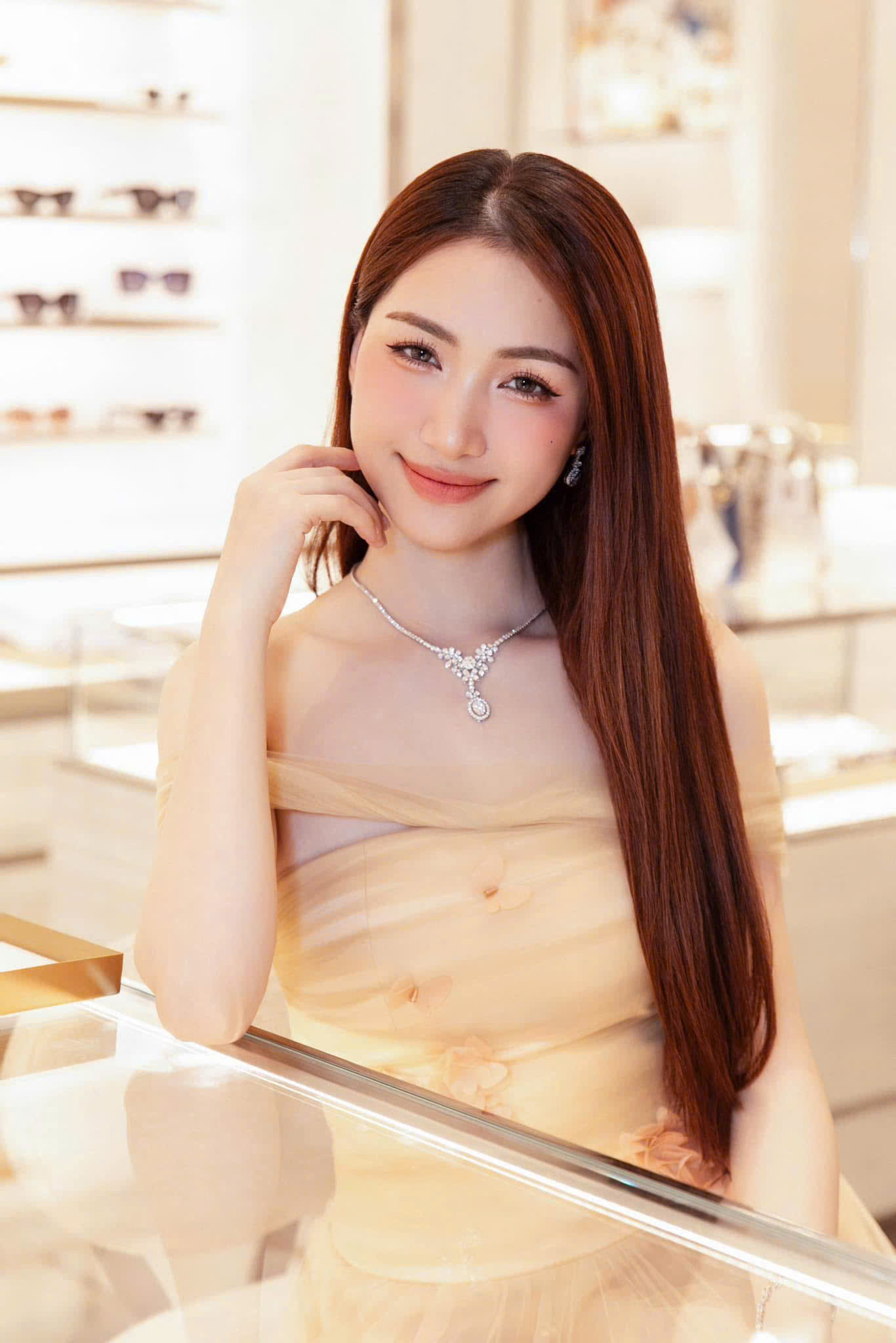 Bức hình flex độ giàu có của Hoà Minzy- Ảnh 4.