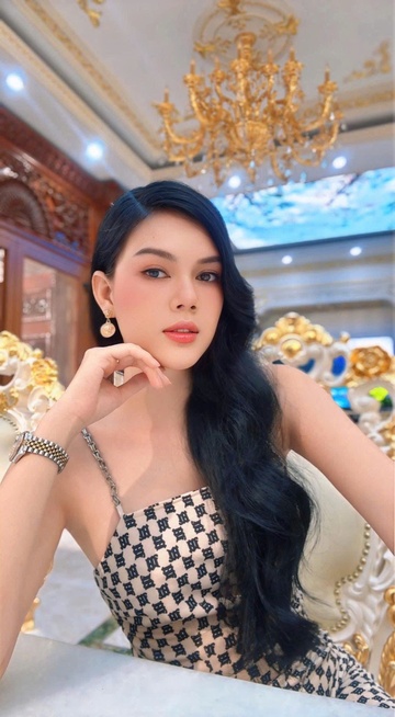 Tình duyên lận đận của Ngọc Trinh: Suy sụp vì 2 lần bị phản bội, nay lại đột ngột xác nhận chia tay- Ảnh 1.