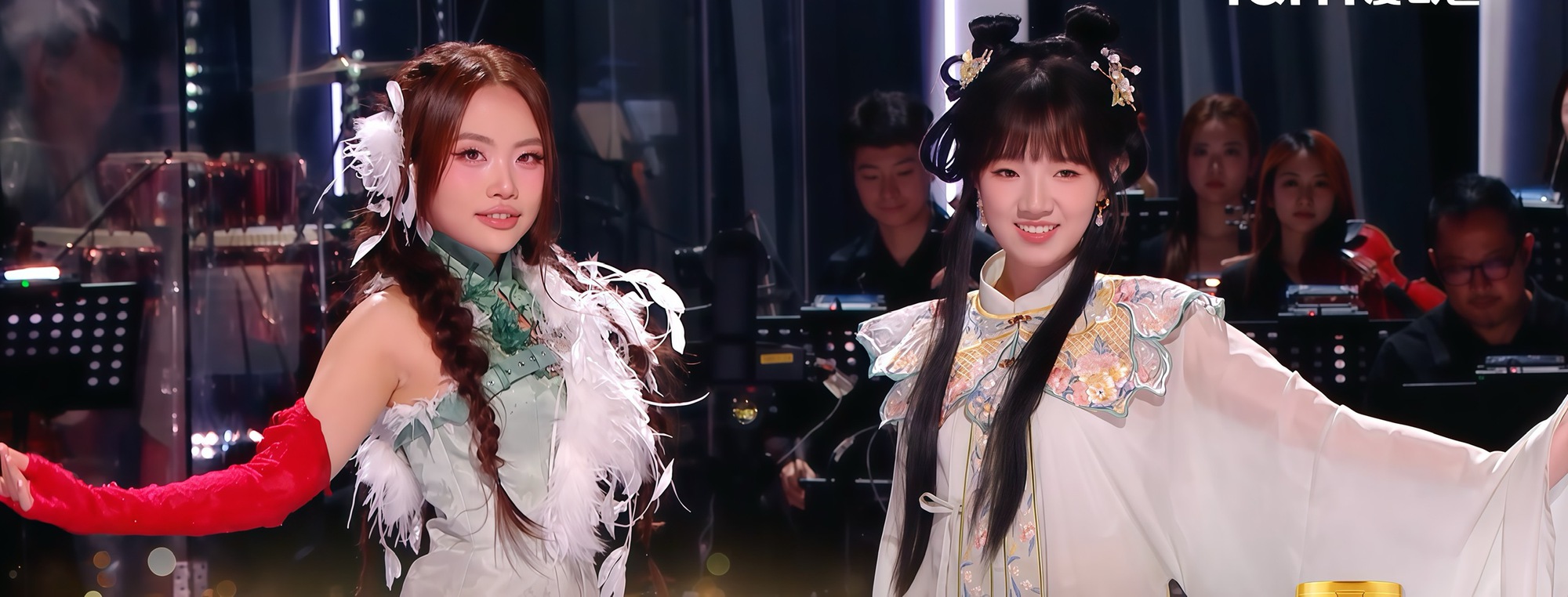 Phương Mỹ Chi khiến tài tử Hoàn Châu Cách Cách sững người, không khép miệng nổi trên truyền hình Trung Quốc- Ảnh 4. Phương Mỹ Chi khiến tài tử Hoàn Châu Cách Cách sững người, không khép miệng nổi trên truyền hình Trung Quốc- Ảnh 4.