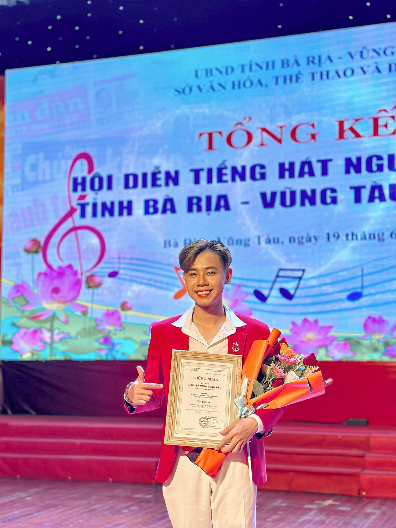 z6851844456656_b48b7d8daaecc64e7a28fbbb3ca643b6-1753769192-137-width1536height2048 Ca Sĩ Khải Quân - Đam mê nảy mầm từ vùng đất biển - 5