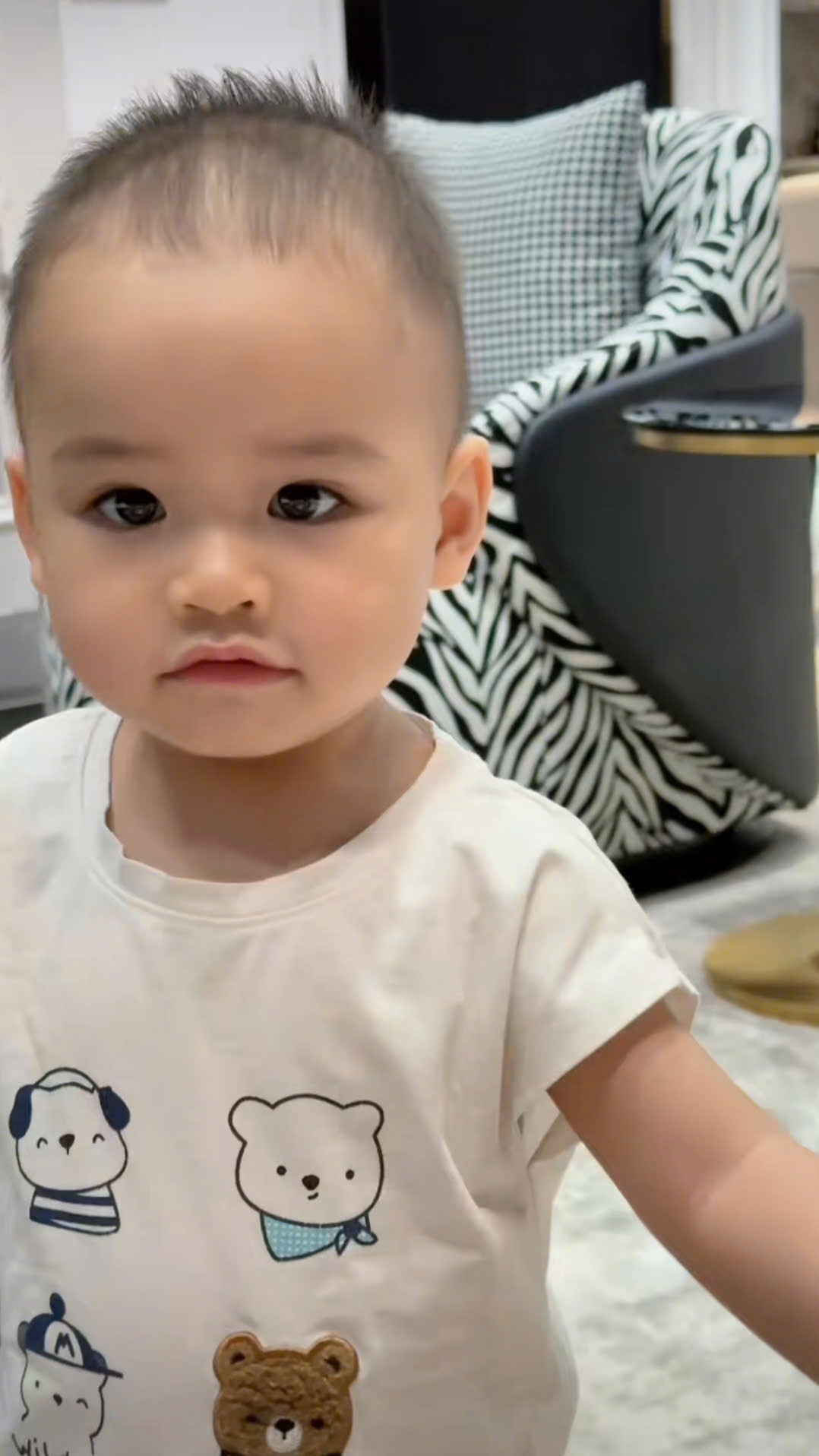 Cậu cả Leon nhà MC Ngô Mai Phương cứ gặp em gái Lipu là ngại ngùng nhưng lại cực kỳ ra dáng anh trai- Ảnh 3. Cậu cả Leon nhà MC Ngô Mai Phương cứ gặp em gái Lipu là ngại ngùng nhưng lại cực kỳ ra dáng anh trai- Ảnh 3.