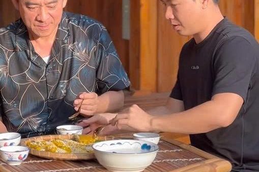 Huỳnh Anh Tuấn sau đột quỵ tim, não z7048397654748 646361204908bacb3cdd60e35402165c 1758793903423 17587939037141564807051