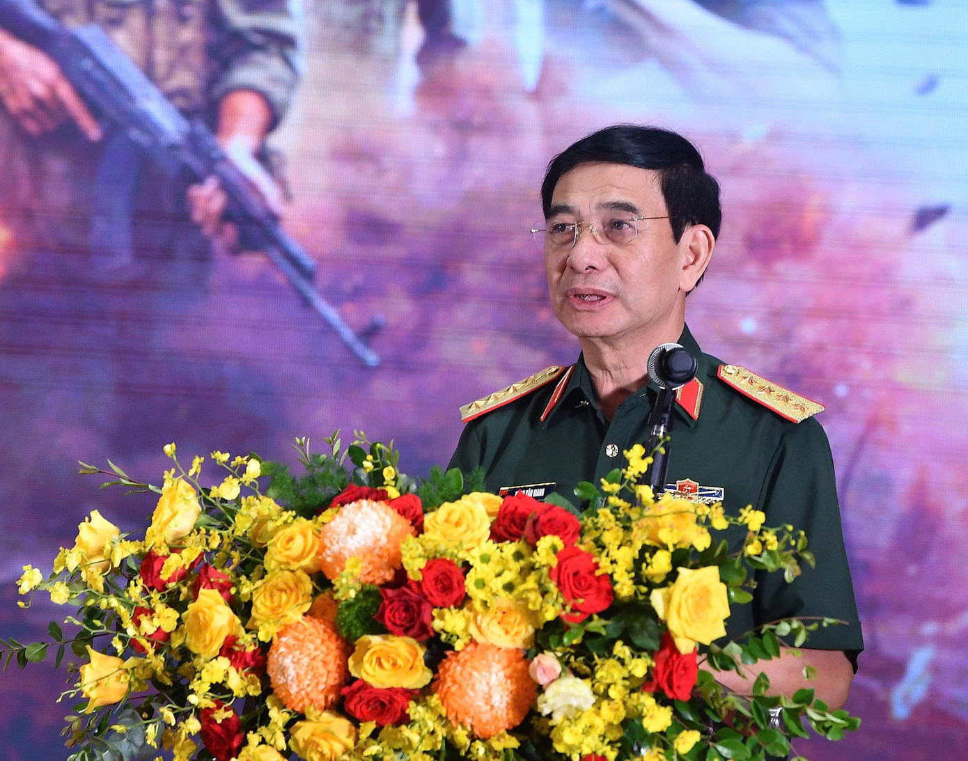 Diễn viên Mưa Đỏ nhận bằng khen của Bộ Quốc phòng- Ảnh 1.