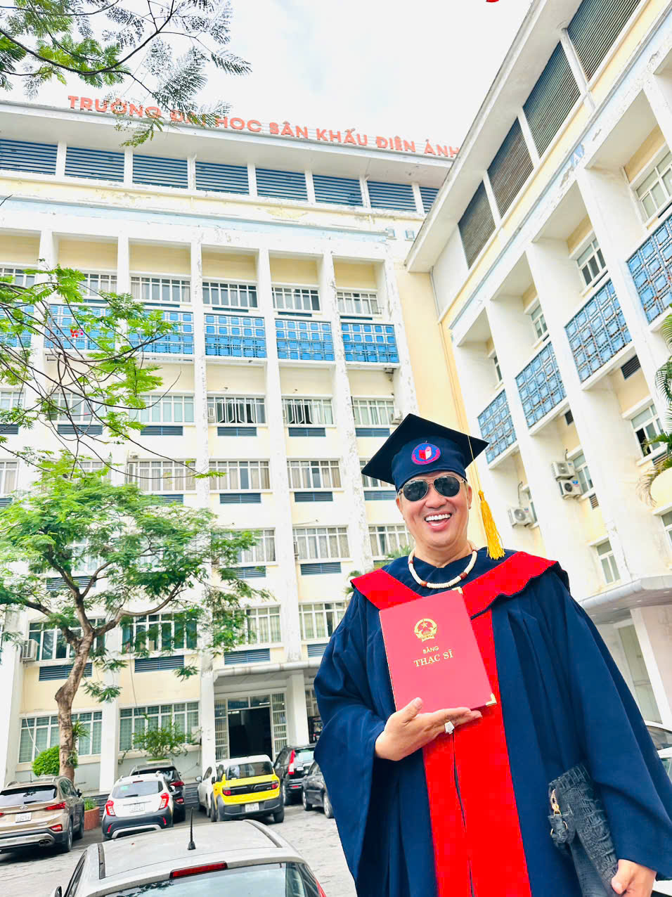 Nam nghệ sĩ vừa đậu thủ khoa đầu vào Tiến sĩ: