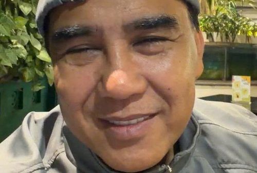 Quyền Linh nói về thông tin bị bắt: "Tôi muốn đột quỵ" z7306664539047 002a1b8d72427dbcc152044d1e507ca5 1765261385413 1765261385929134491295