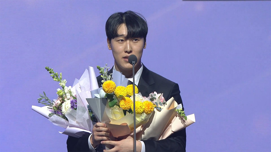 Tin chuyển nhượng LMHT 16/11: T1 từ bỏ Gumayusi, chiêu mộ Viper? Uzi về IG? zeka lck 2022