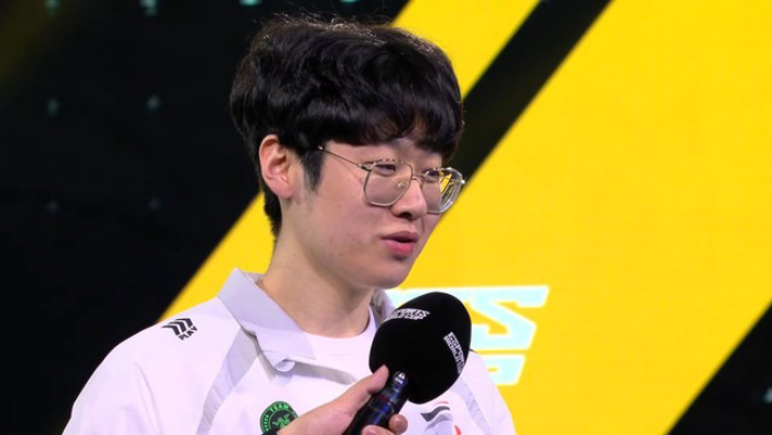 HLE Zeus gửi lời cảm ơn đến T1, nhưng hứa hẹn sẽ đánh bại họ zeus