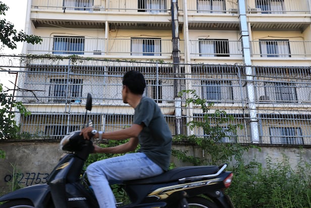 Cơn ác mộng phía sau chuồng cọp của “trung tâm lừa đảo lớn nhất Campuchia”- Ảnh 1.