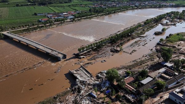 Mưa lũ tàn phá miền bắc Trung Quốc, 60 người thiệt mạng 28 Mưa lũ tàn phá miền bắc Trung Quốc, 60 người thiệt mạng zkvczluw7zixnoubd4xu44h5ya 1754010026193 17540100264351878737895
