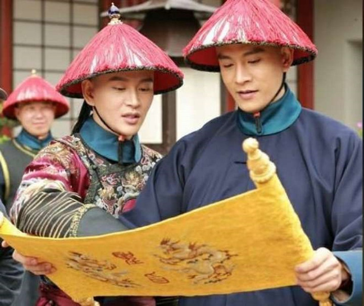 Kết cục bất ngờ của vị thái giám cố ý đọc sai chiếu chỉ hoàng đế, cứu ngàn người- Ảnh 2. Kết cục bất ngờ của vị thái giám cố ý đọc sai chiếu chỉ hoàng đế, cứu ngàn người- Ảnh 2.