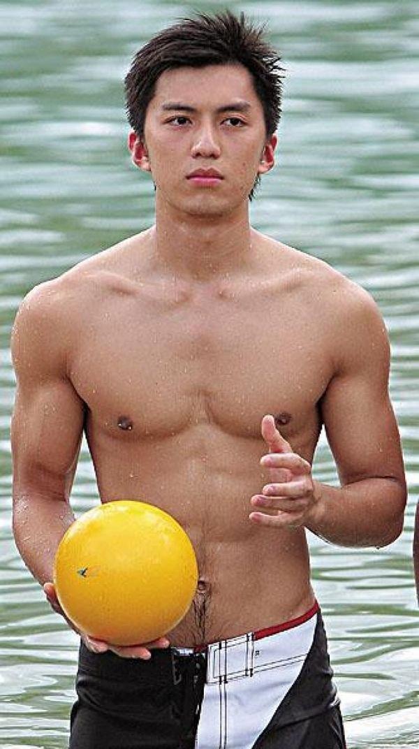 Nam vương lấy con gái rượu đại gia, hứa