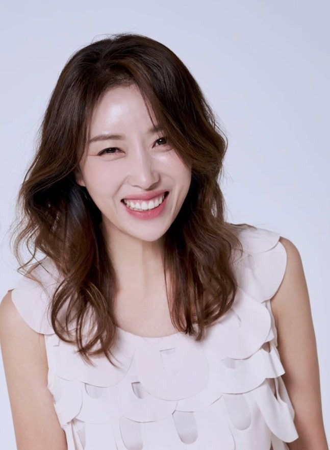 MXH bùng nổ tin nữ ca sĩ bị bắt quả tang ngoại tình trong thang máy- Ảnh 3.