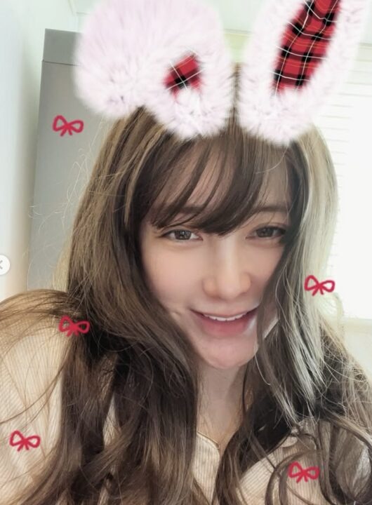 Không còn nhận ra nữ ca sĩ đình đám bị chồng doanh nhân