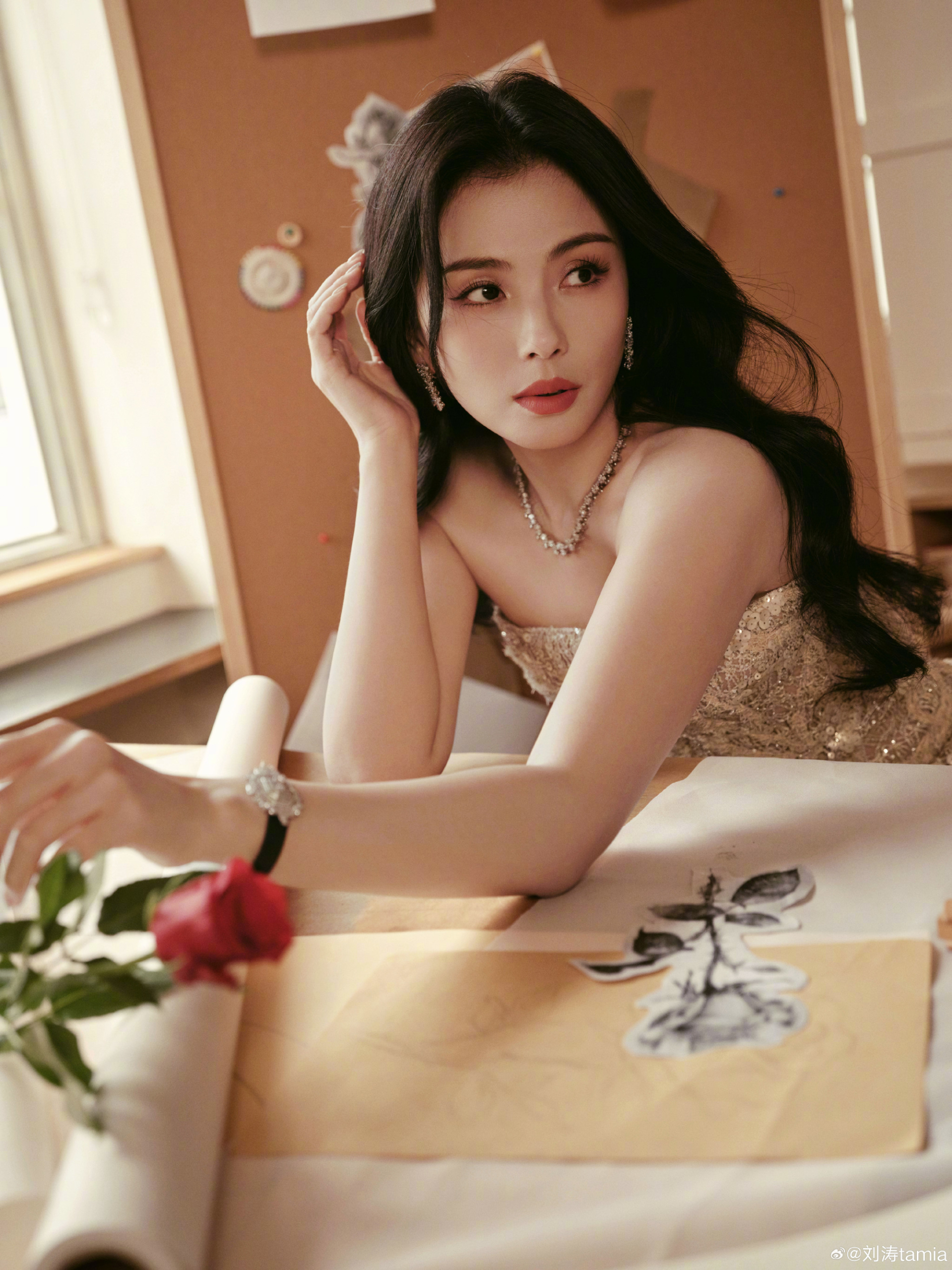 Ai giũa lại cái nết của 5 mỹ nhân này giùm: Đã trả lương rẻ mạt, còn đối xử với trợ lý như người hầu- Ảnh 2.