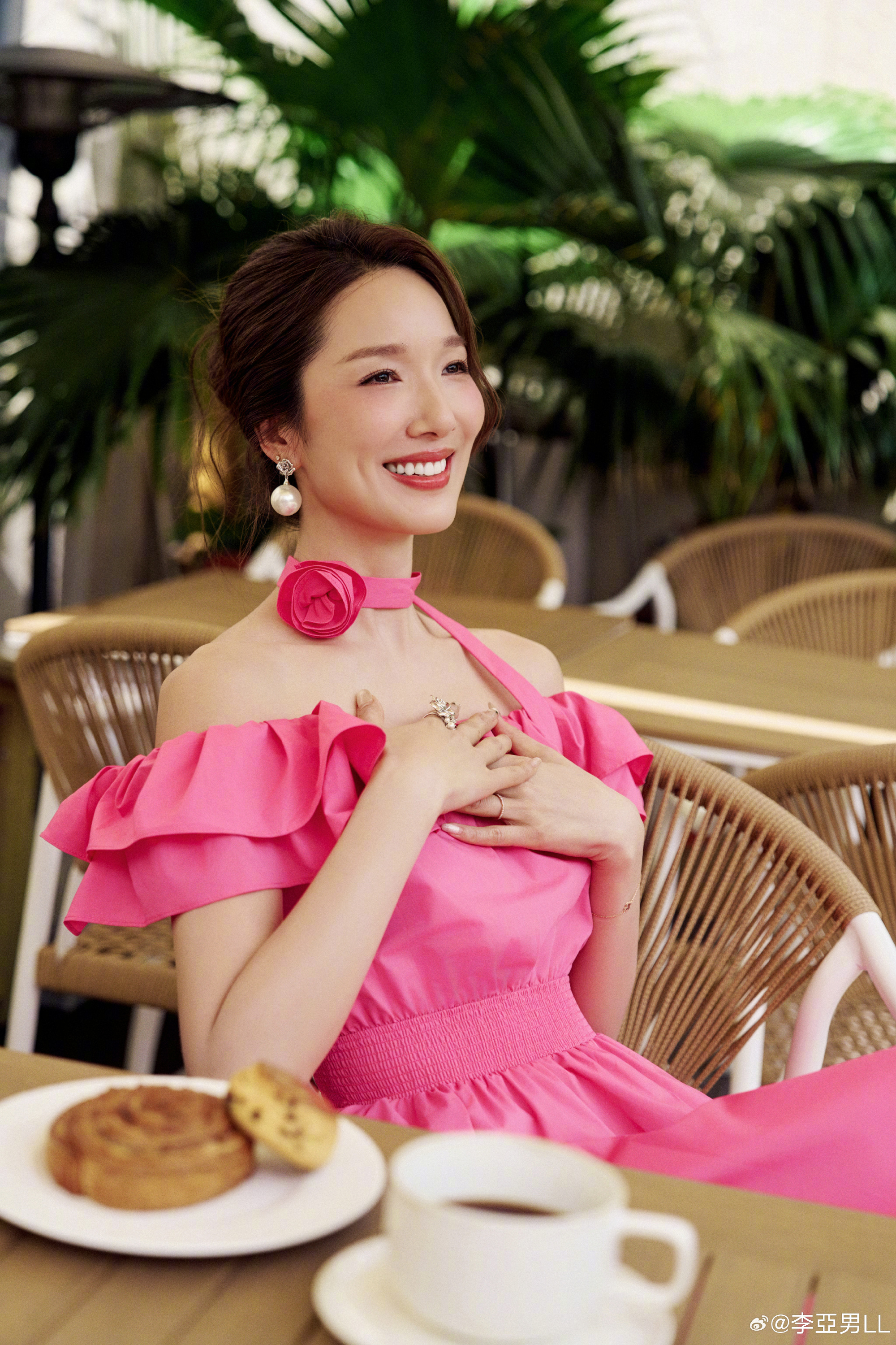 Hoa hậu bất chấp cưới